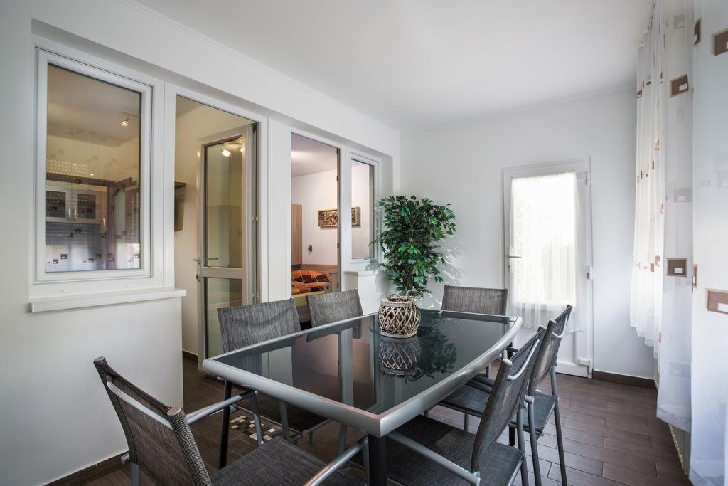 Ferienwohnung Negga Apartman Hajdúszoboszló Zimmer foto